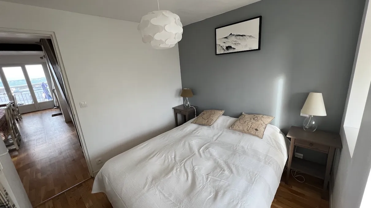 Chambre parentale avec lit double, location Portivy
